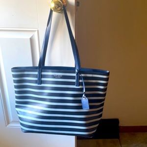 Let spade shoulder bag